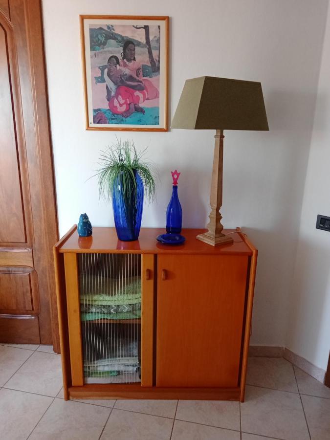 Casa Vacanza Le 2 Isole Suni Экстерьер фото