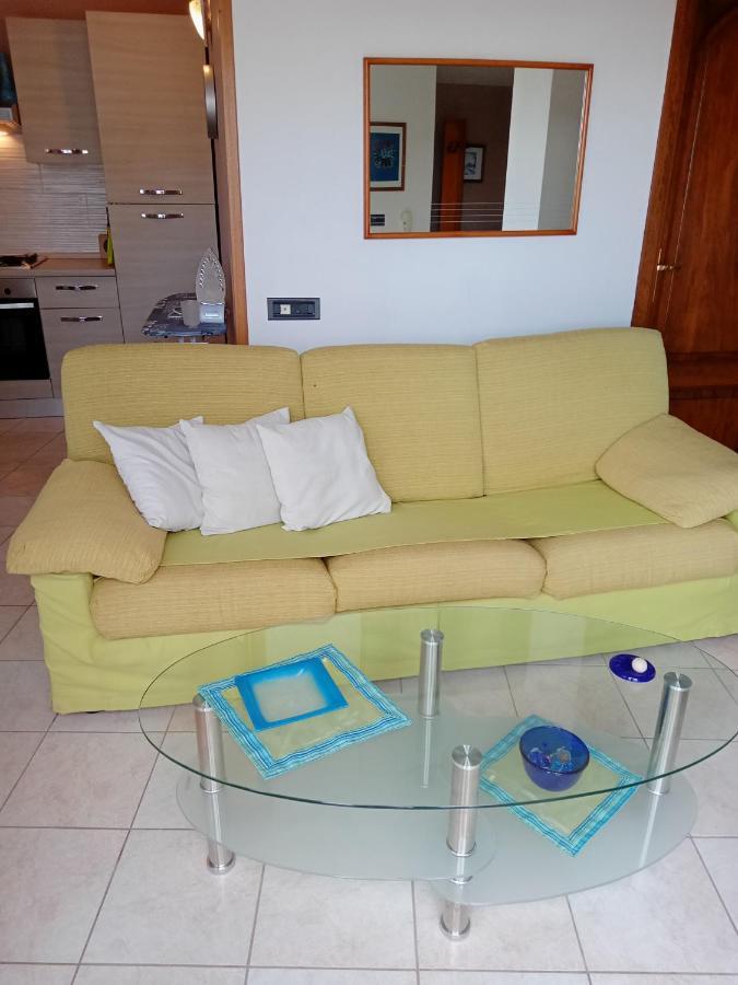 Casa Vacanza Le 2 Isole Suni Экстерьер фото