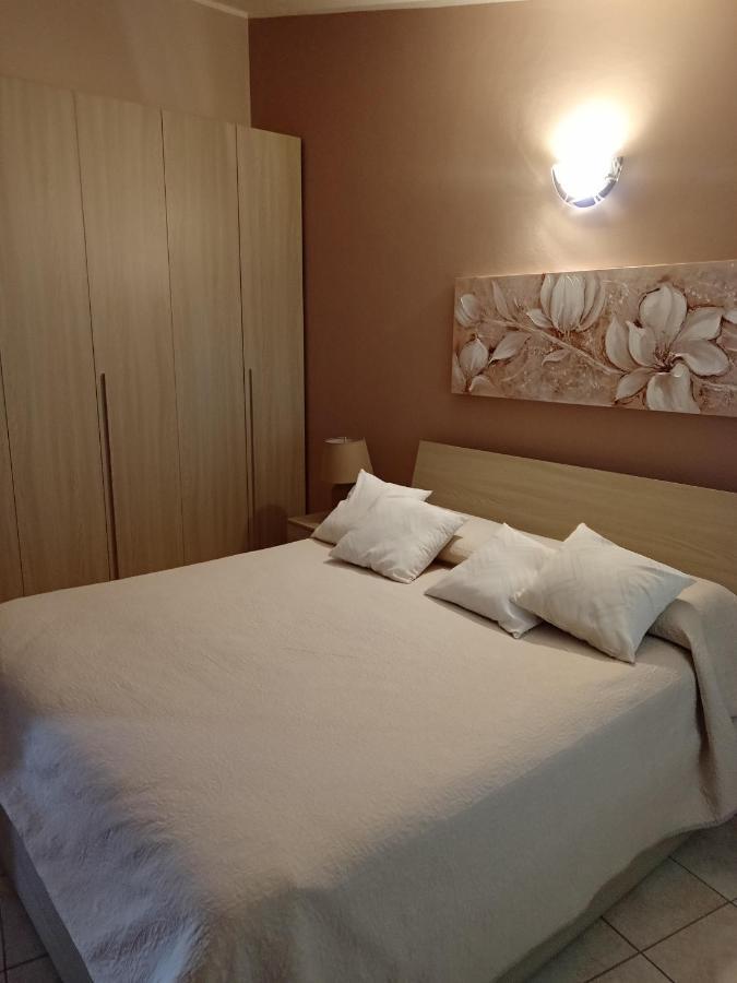 Casa Vacanza Le 2 Isole Suni Экстерьер фото