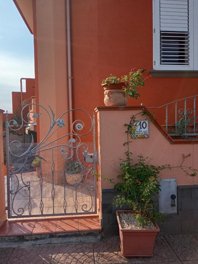 Casa Vacanza Le 2 Isole Suni Экстерьер фото