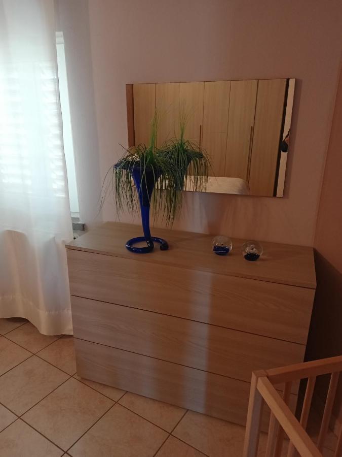 Casa Vacanza Le 2 Isole Suni Экстерьер фото